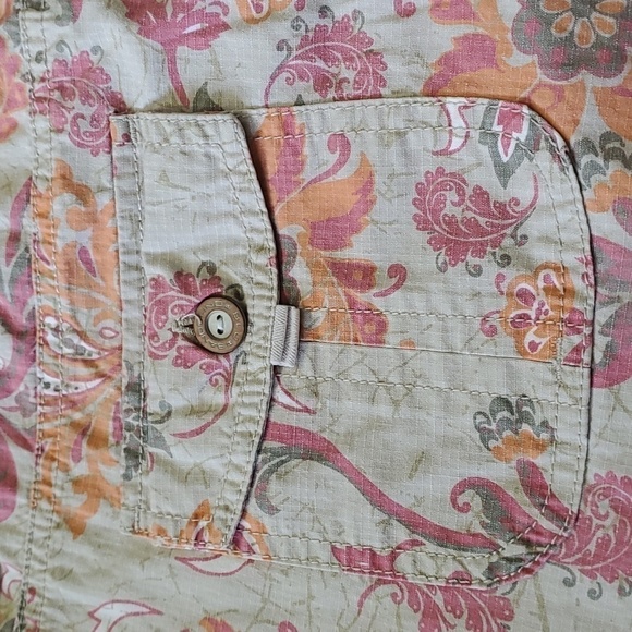 BANDOLONOBLU WOMEN'S  capris.‎ Y2K. Paisley print. Size 12,  4 pockets. - Picture 3 of 10